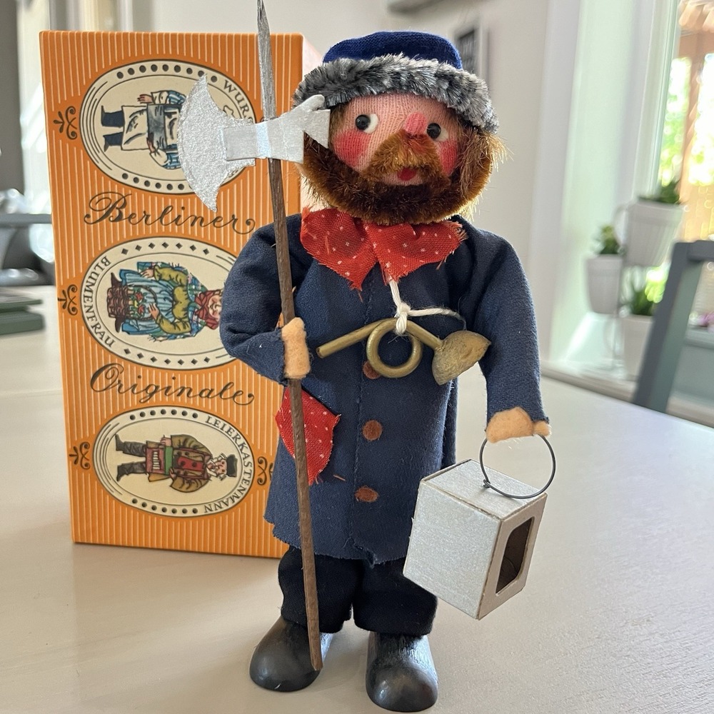 Souvenir Aus Berlin Hauptstadt DER DDR Kopenick Night Watchman Cloth Doll VTG